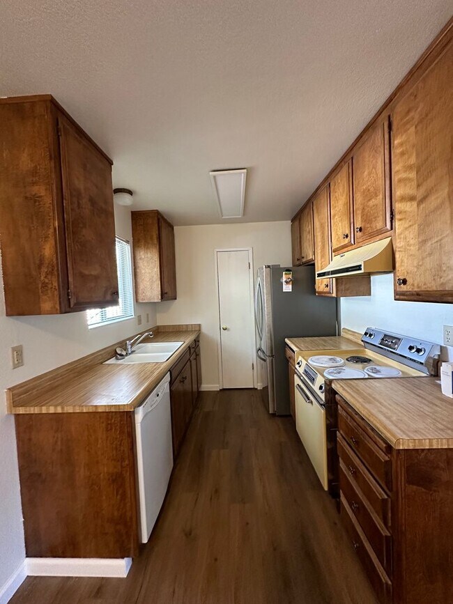Building Photo - Al Tahoe 3 Bedroom Home with Garage, Just ...