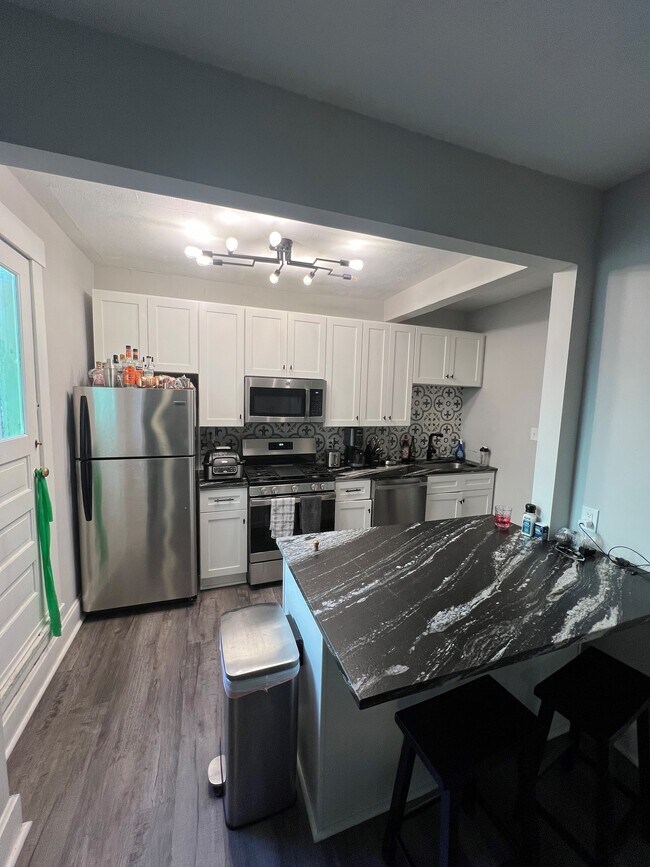 Kitchen - 10 E Main St
