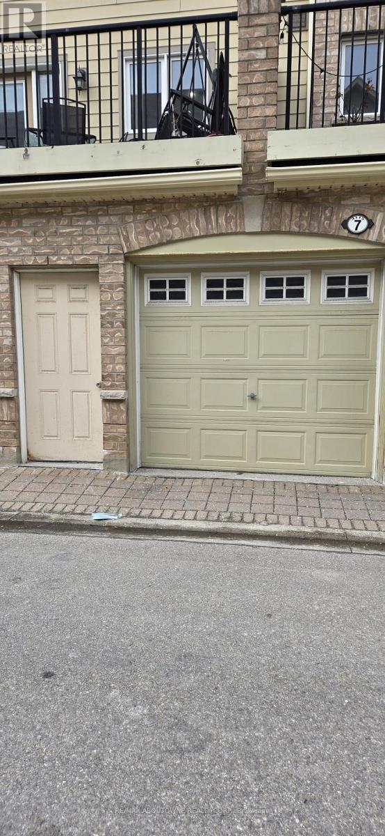 Building Photo - 3115 Boxford Cres