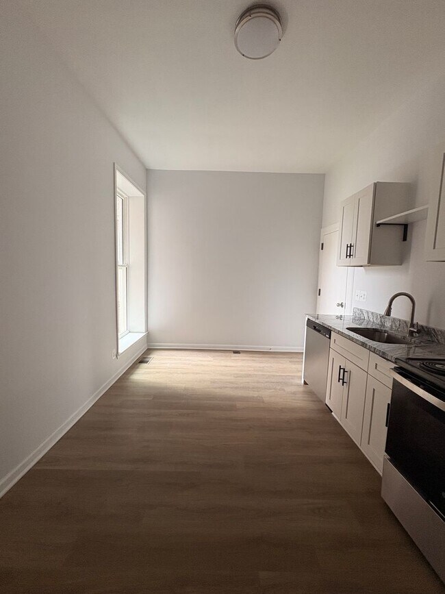 Foto del edificio - 2633 N Charles St