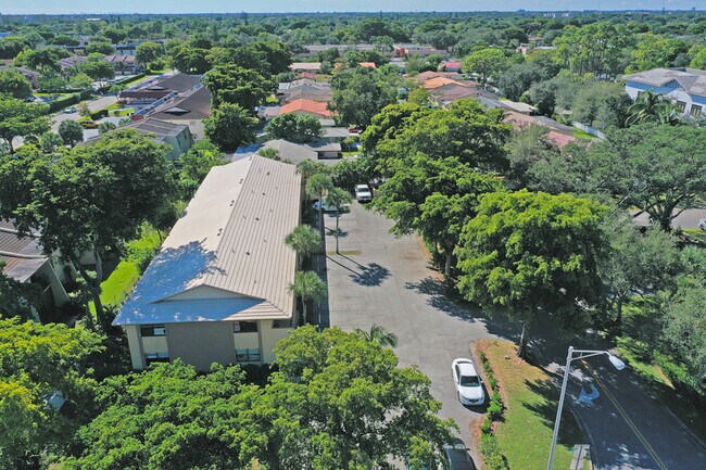 Foto del edificio - 3361 NW 86th Ave