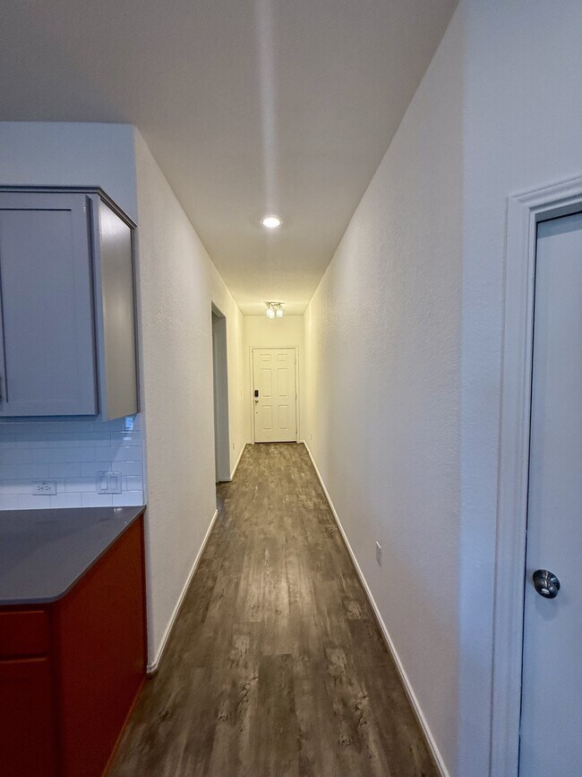 Building Photo - 3908 Ignacio Dr