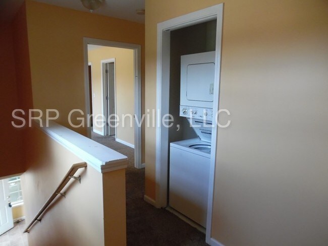 Building Photo - Downtown GVL 3bed 2bath Town Home