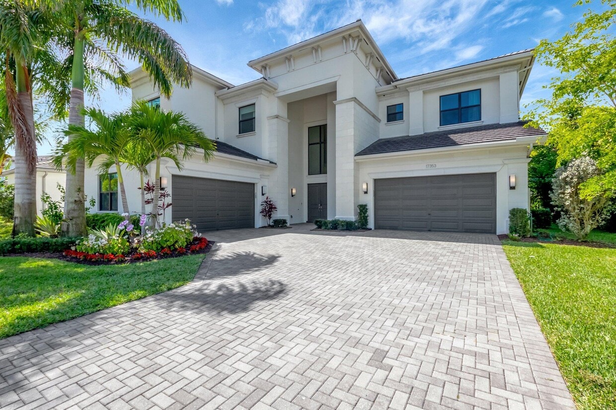 Foto principal - 17353 Rosella Rd