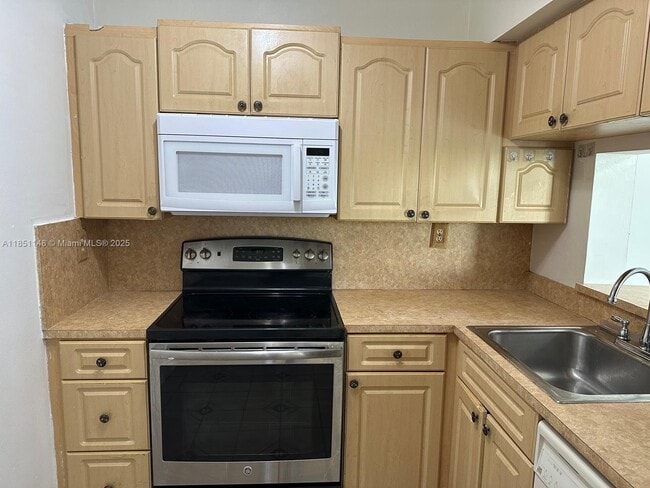 Foto del edificio - 11780 SW 18th St