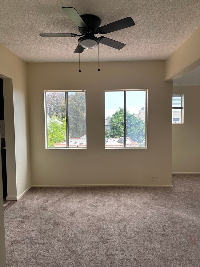 Building Photo - 1248 1/2 N Cahuenga Blvd
