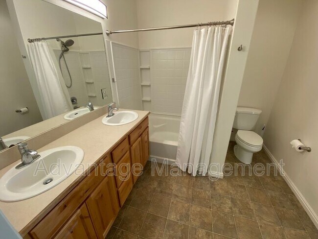 Building Photo - 1077 Canyon Meadow Dr