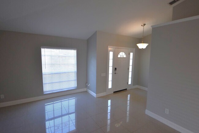 Foto del edificio - 3281 Falcon Point Dr