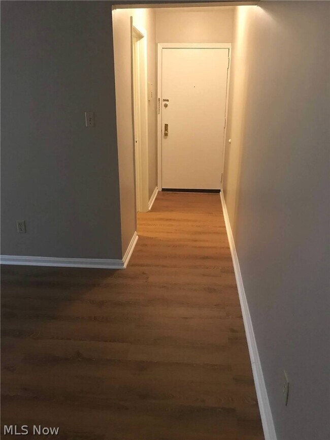 Foto del edificio - 13200 Fairhill Rd