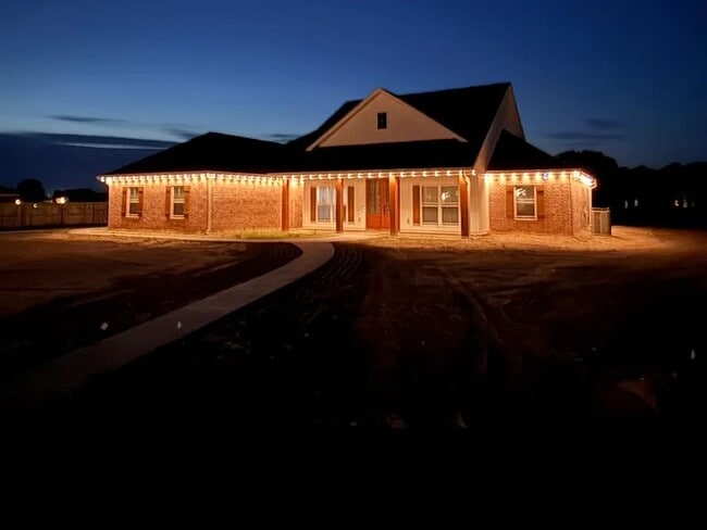 Foto del edificio - 300 N Rayleigh Dr