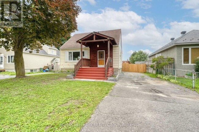 Building Photo - 354 Jean Talon St