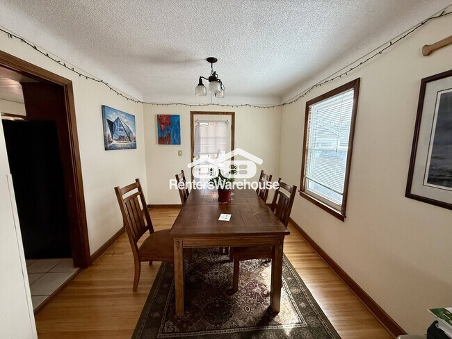 Foto del edificio - 3249 Blackstone Ave