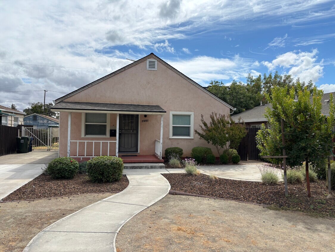 Foto principal - 1201 64th St