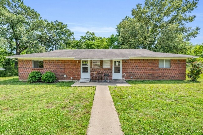 Building Photo - 329 Santa Anita Dr