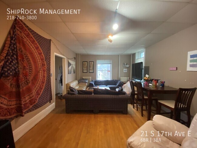 Foto del edificio - 21 S 17th Ave E