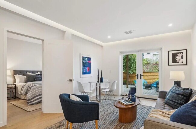 Foto del edificio - Contemporary Unit with High-End Features