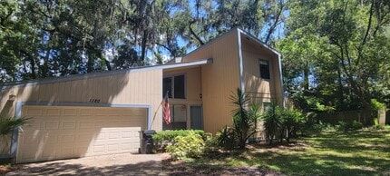 Building Photo - 1120 SW 19th Pl