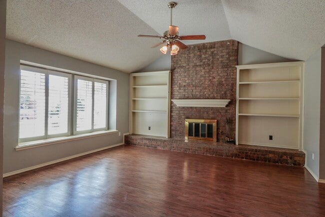 Building Photo - 5608 89th St