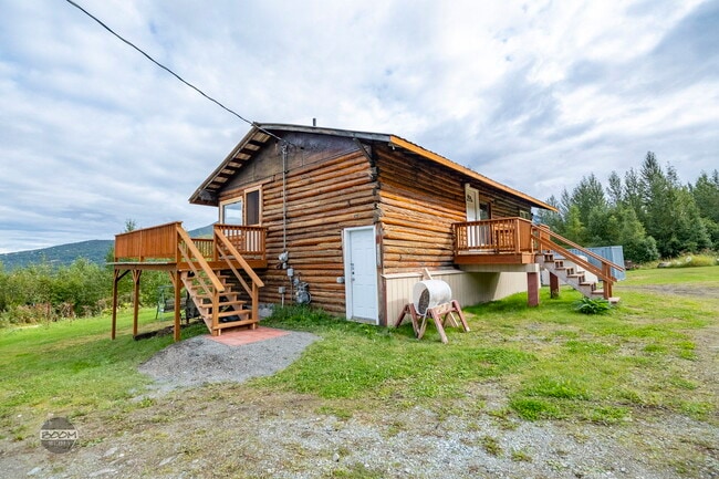 Building Photo - 8153 Stewart Mountain Dr