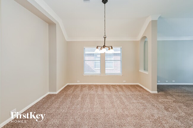 Foto del edificio - 3010 Silverwood Park Ln