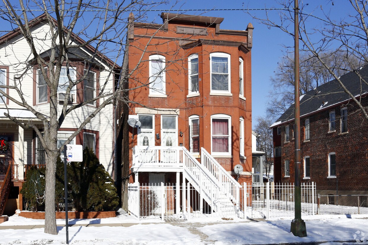 Primary Photo - 2708 E 93rd St