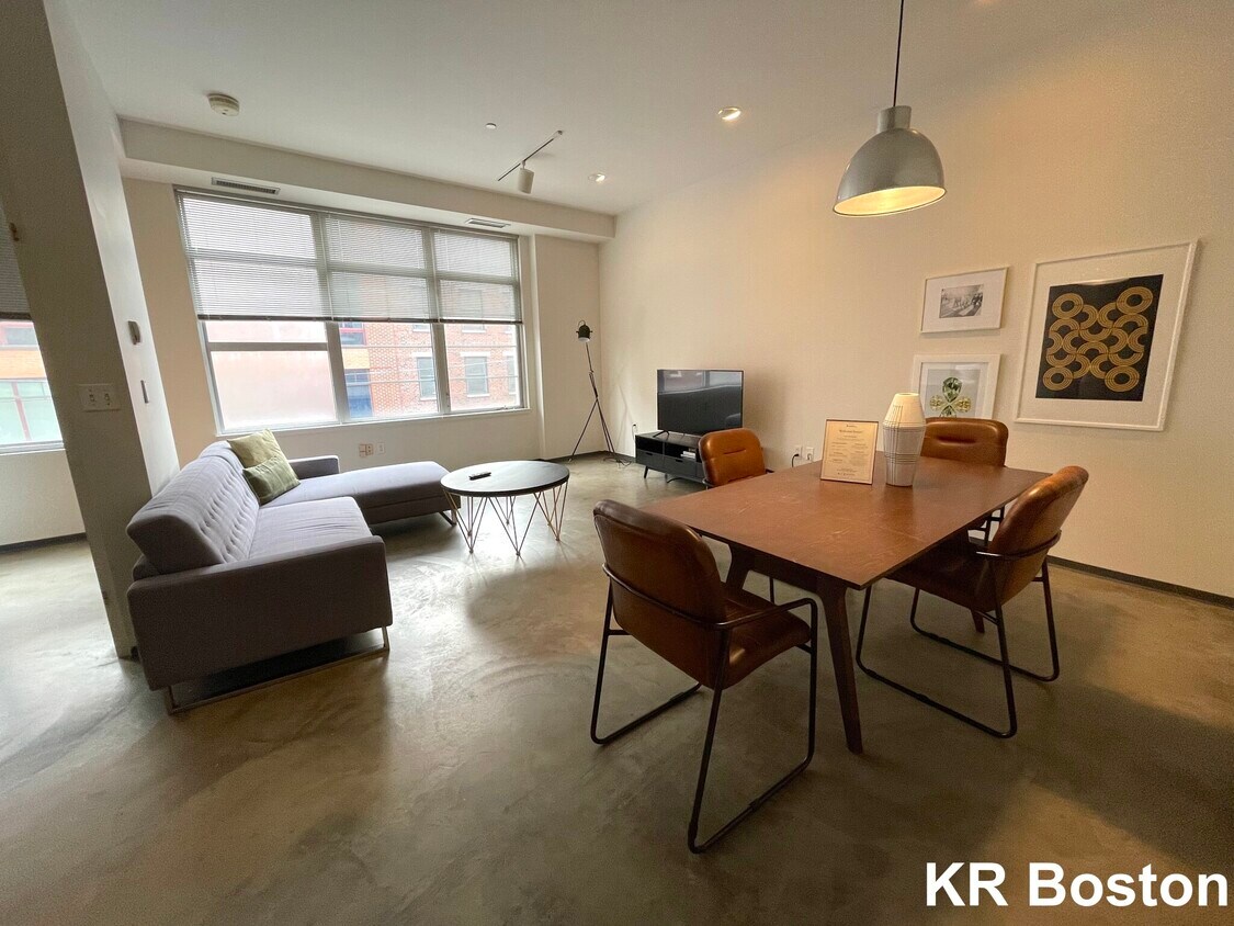 Primary Photo - 370 Harrison Ave