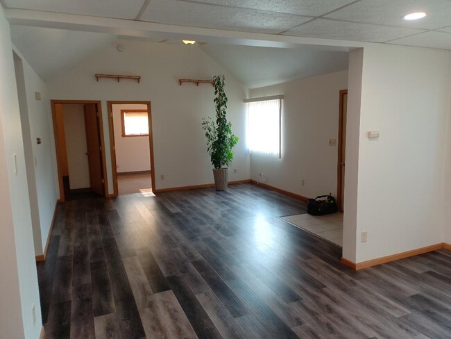 Building Photo - 418 Manitowoc St