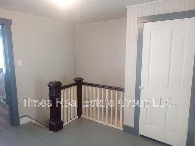 Foto del edificio - 206 W Railroad St