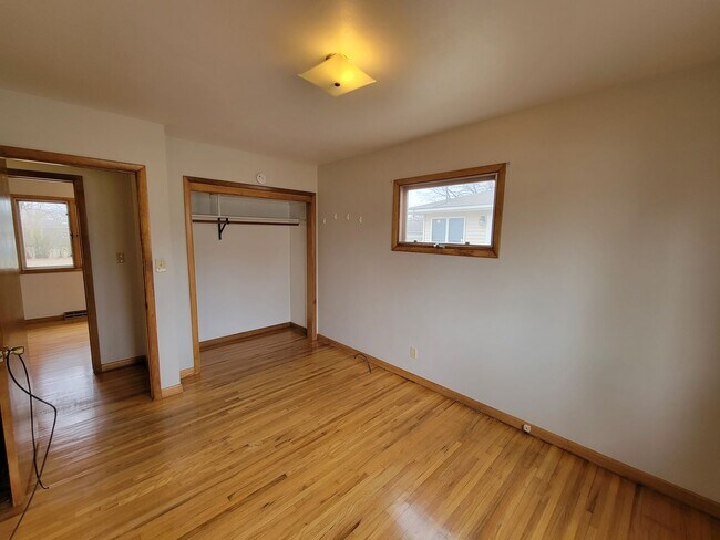 Foto del edificio - 4 Bed 2 Bath house for Rent!
