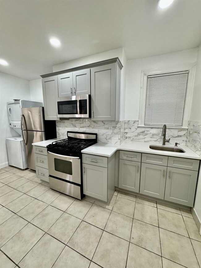 Foto del edificio - 204 ZABRISKIE St