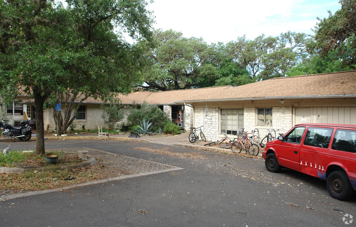 Primary Photo - Community Housing