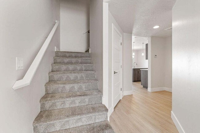 Foto del edificio - "Spacious 3-Bedroom Townhouse Retreat with...