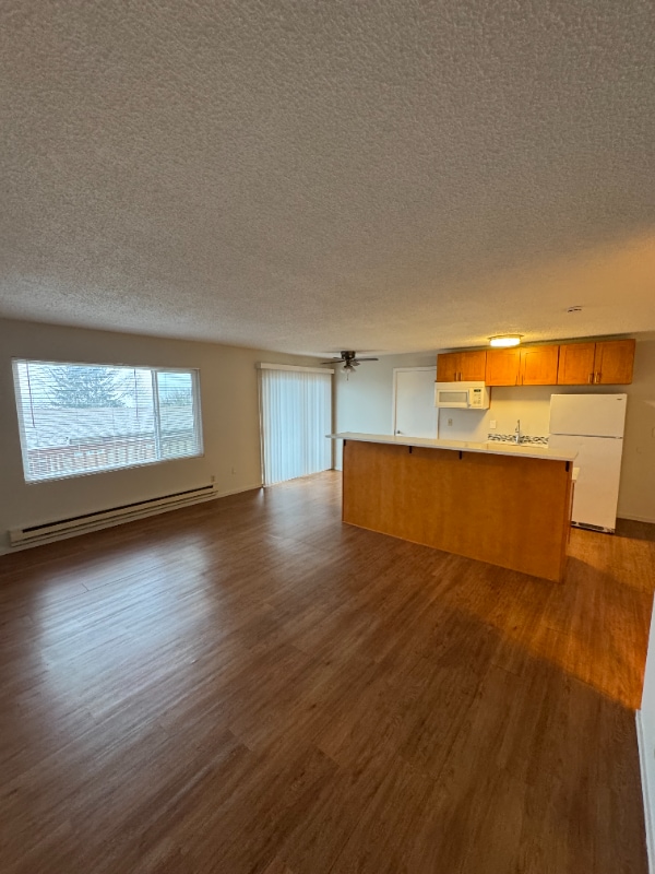 Building Photo - 308 Summit Ave N