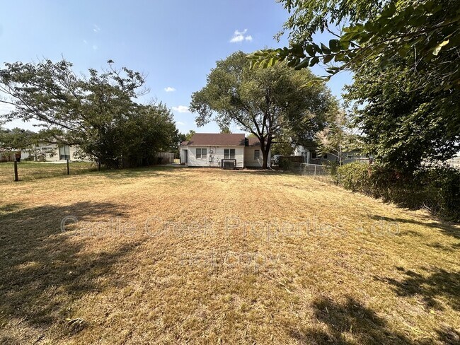 Building Photo - 4018 SE 10th St