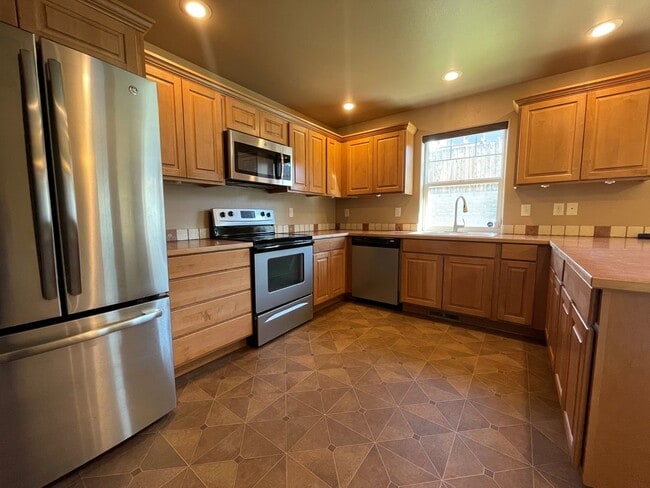Building Photo - 907 Fawn Cir