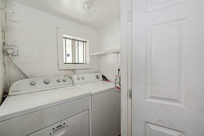 Building Photo - 4821 Alvin St