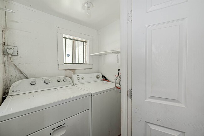 Foto del edificio - 4821 Alvin St