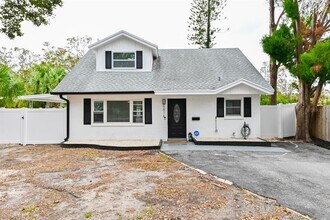 Building Photo - 5816 Woodrow Wilson Blvd NE