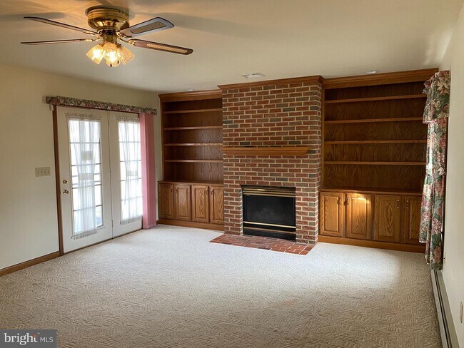 Building Photo - 511 Linden St