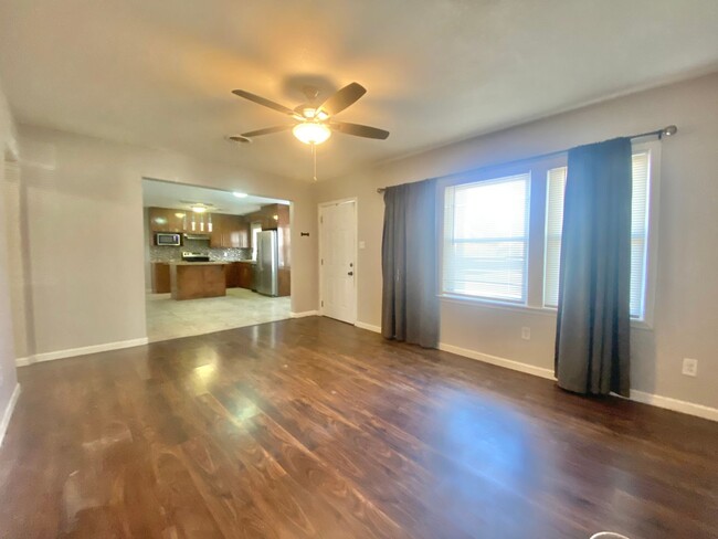 Building Photo - Move In Special! $500 off the Second Month...