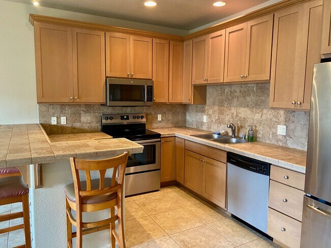 Foto del edificio - 3 bed / 1.5 bath condo located in Kailua Kona