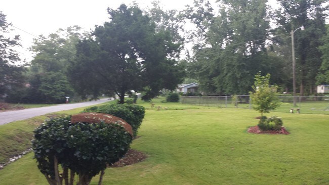 Foto del edificio - 235 Sunnylane Dr