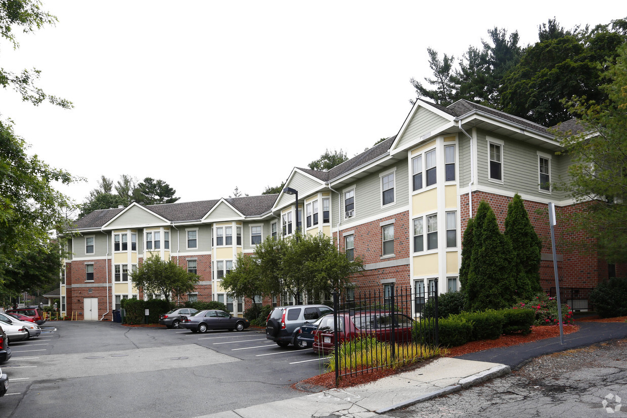 Building Photo - Franklin Park Villa