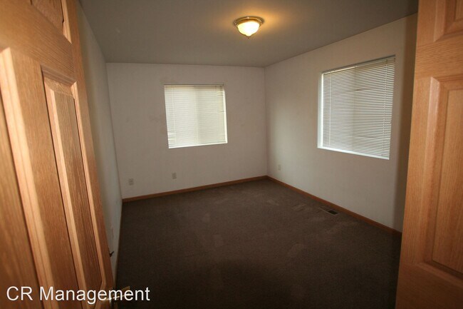 Building Photo - 803 Mantle Dr
