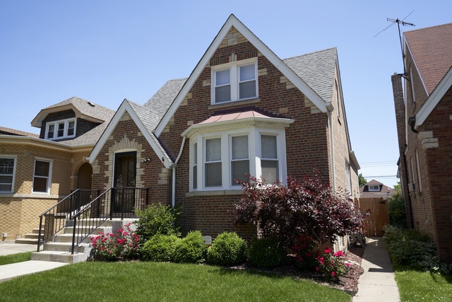 Building Photo - 3017 N Mango Ave