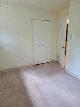 Building Photo - 634 Southcrest Dr