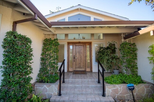 Building Photo - 908 Glennan Dr
