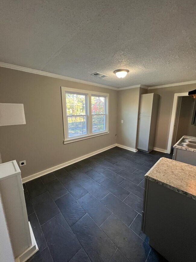 Photo - 808 Josephine St House