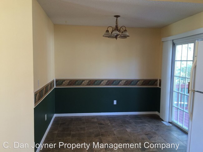 Building Photo - 3 br, 2 bath House - 132 High Meadows Lane