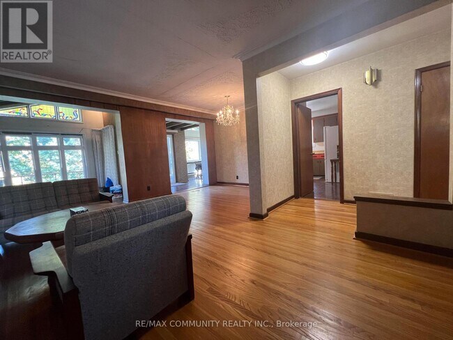 Building Photo - 137 Birkdale Rd